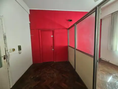 Av Pte Roque Saenz Pena 800
