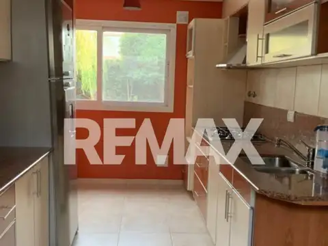 Casa 6 ambientes con 3 baños