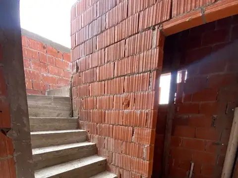 Casa 6 ambientes con 3 baños