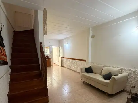Depto Tipo Casa en Alquiler en Martín Coronado, $ 900.000
