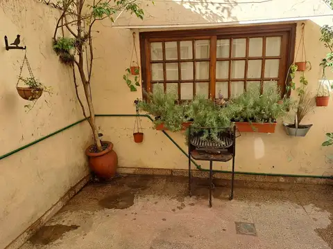 Hermoso PH PB Amplio ambientes - Cochera - Patio