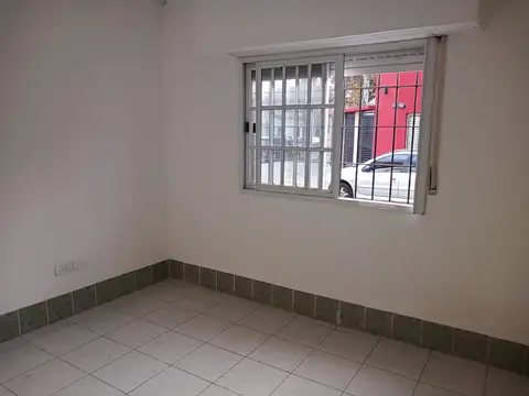 Depto Tipo Casa en Alquiler en Liniers, $ 700.000