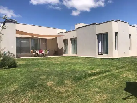 Casa en Venta al Oeste