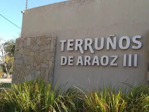 EXCELENTE CASA EN VENTA EN TERRUNOS DE ARAOZ III