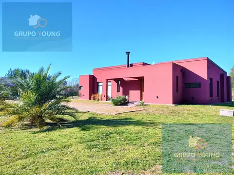VENTA Casa con piscina barrio cerrado en Campos de Roca I