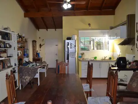 VENTA CASA CASTELAR SUR 4 AMB APTA CREDITO HIPOTEC