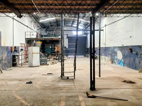 MUY BUEN GALPON DE 480 M2 EN UN PLANTA