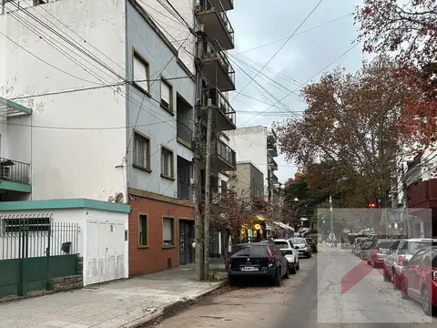 Casa en La Lucila, oportunidad para desarrollo!