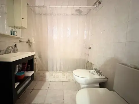 Casa 7 ambientes con 3 baños