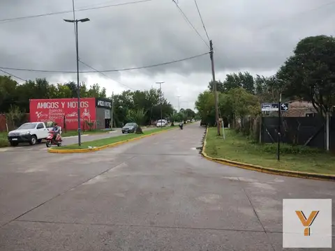 Ituzaingó e/ French y Juan Domingo Perón