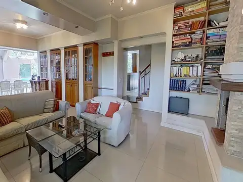 Casa 5 ambientes con 3 baños