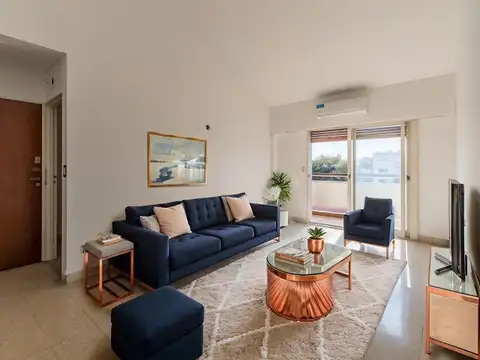 EN VENTA. 2 AMBIENTES + COCHERA CUBIERTA. LUMINOSO. VILLA SANTA RITA.
