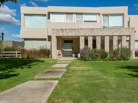 Casa en Venta en Estancias del Pilar - Barrio Golf