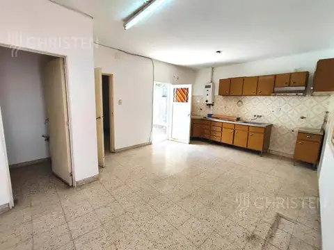 Casa 5 ambientes con 1 baño