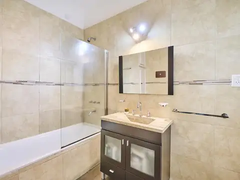 Venta Casa de 4 ambientes con jardín en La Lucila