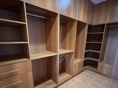 ALQUILER - EXCELENTE CHALET 5 AMBIENTES CON PILETA Y QUINCHO - JOSE C PAZ