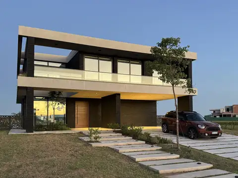 Casa en venta al agua barrio amarras puertos escobar