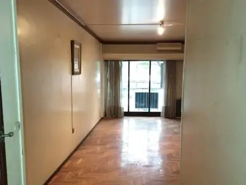 Dpto. 3 Ambientes con dependencia y Balcón al Frente