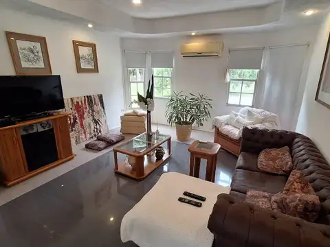 Gran casa con 3 dormitorios y amplio terreno