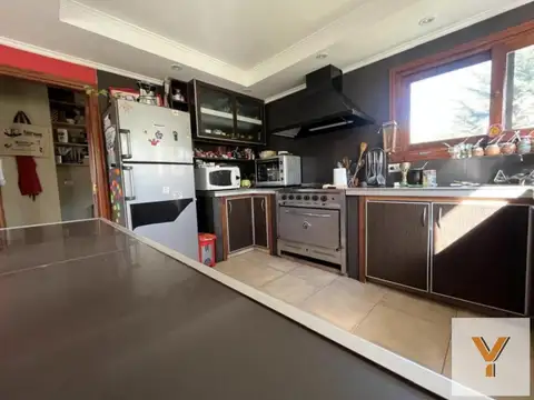 Casa en Alquiler - 5 Dormitorios 3 Baños - 1000mts - Mar Del Plata
