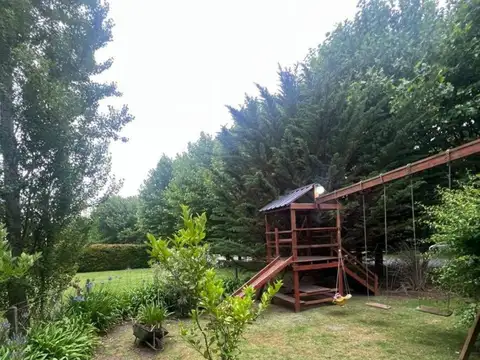 Casa en Alquiler - 5 Dormitorios 3 Baños - 1000mts - Mar Del Plata