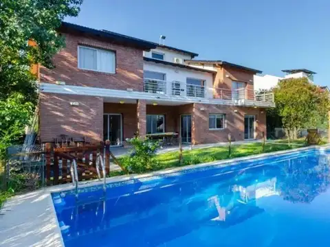 Casa 5 ambientes con 2 baños