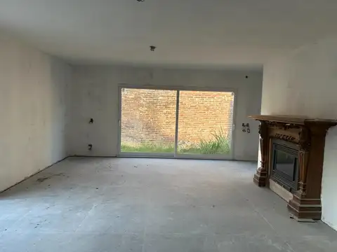 Casa 2 ambientes con 1 baño