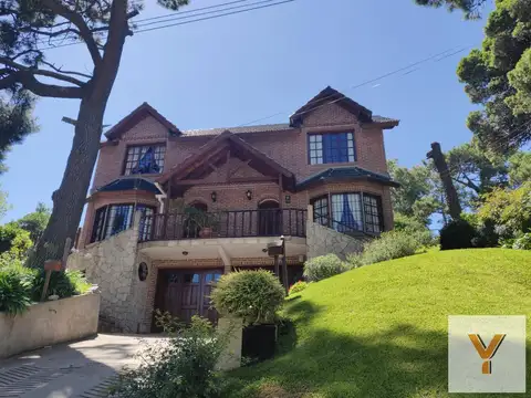 Casa 5 ambientes con 3 baños