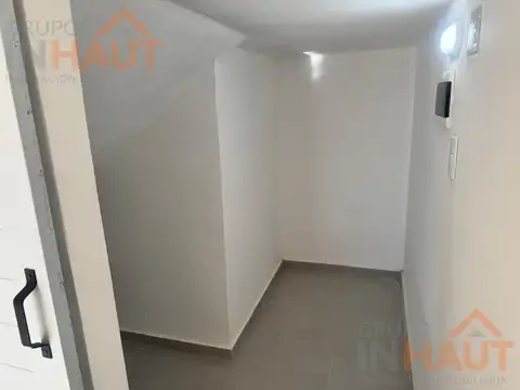 Depto Tipo Casa 5 ambientes con 2 baños
