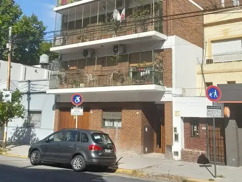 Departamento en Villa del Parque con 2 cocheras