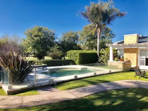 Casa en alquiler en Country Barrancas del Sur