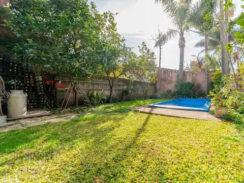 Casa en Venta con 2 cocheras