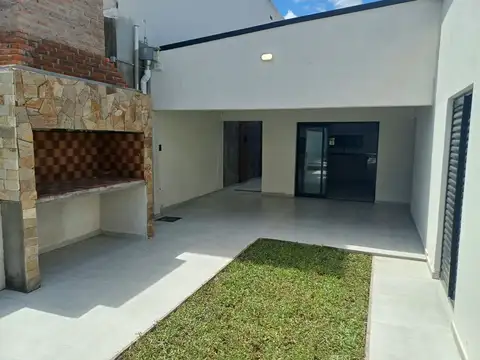 Casa 3 ambientes con 2 baños
