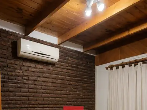 Casa en Alquiler con 1 cochera