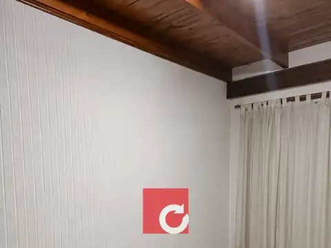 Casa 7 ambientes con 1 baño