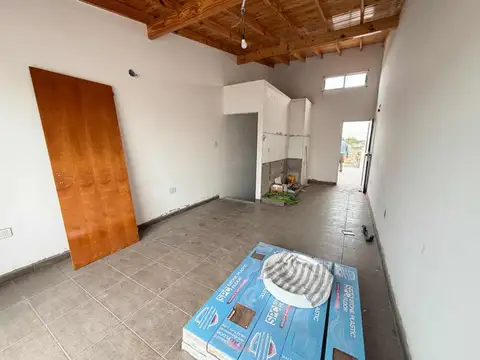 Casa 4 ambientes con 2 baños