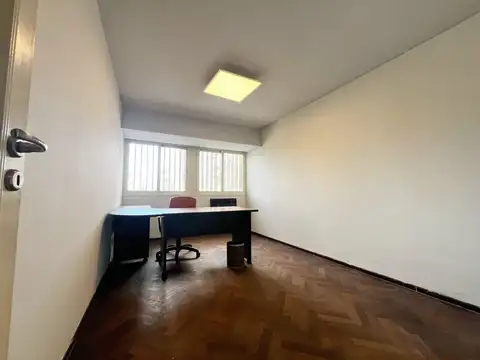 Oficina en alquiler en el centro de Rosario. Ideal emprendimiento independiente