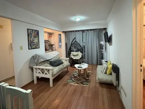 DEPARTAMENTO DE 1 DORMITORIO: zona monumento a la bandera - San Martín 573.