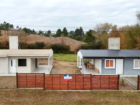 Complejo de 2 casas en venta sobre Ruta S-495 – Villa Ciudad de América