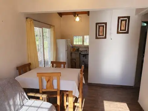 Casa 6 ambientes con 2 baños