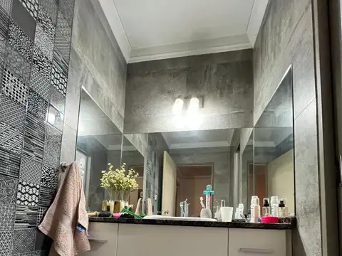 Casa en Venta en Castelar, USD 150.000