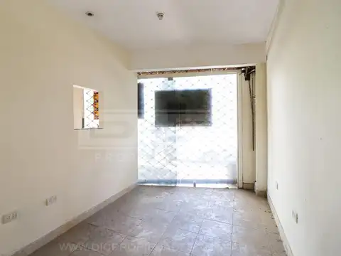 Av. Libertador al 1100 entre Julio Argentino Roca y Gdor. Vernet