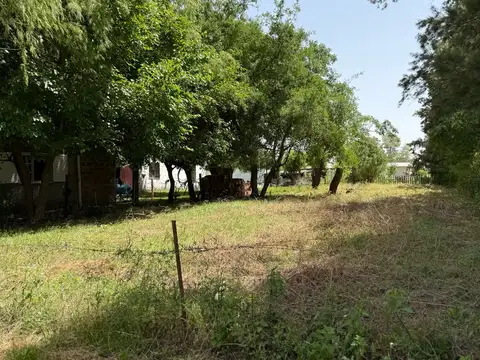 ¡Una oportunidad única: terreno en barrio residencial esperando ser parte de tus sueños!