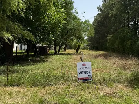 ¡Una oportunidad única: terreno en barrio residencial esperando ser parte de tus sueños! Calle Levene e/246 y 250