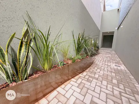 Casa en Venta en Nuestra Señora De Lourdes, USD 310.000