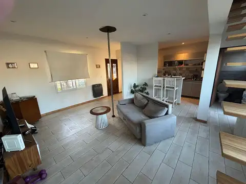Depto Tipo Casa en Venta de 3 ambientes