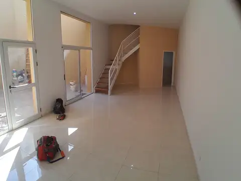 Depto Tipo Casa en Venta al Este