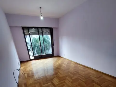 DEPARTAMENTO 3 AMBIENTES CON BALCON - EXCELENTE UBICACION - SOLO CON SEGURO DE CAUCION -