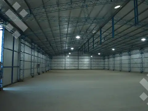 ALQUILER - Nave Industrial con Oficinas (Playa de maniobras)