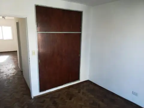 Departamento en Alquiler en Abasto, $ 400.000